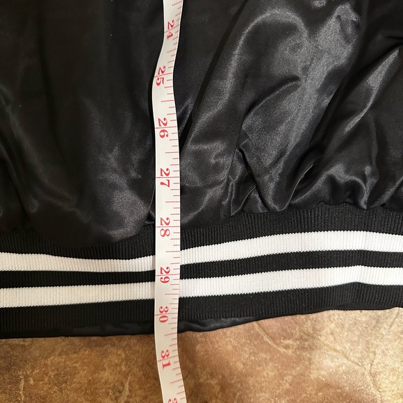 GREEN DAY Saviors Tour Official Merchandise Rare Satin Bomber Jacket Mens L - Picture 7 of 11